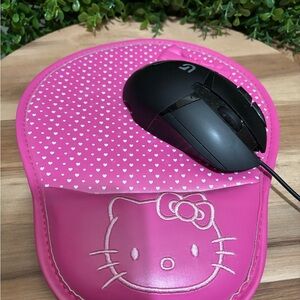 Hello Kitty NWT Pink Mouse Pad with cushion